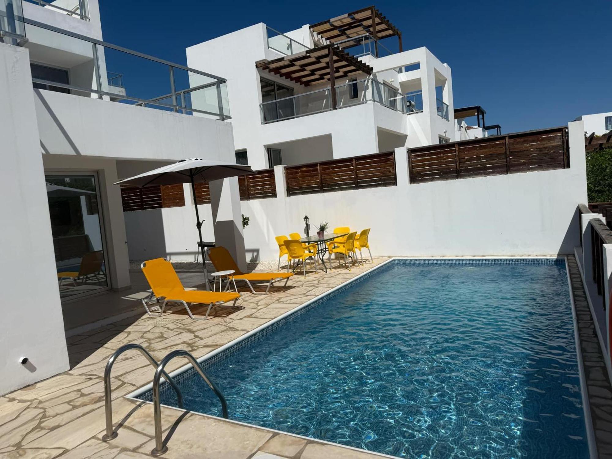 Villa Mulberry Retreat 0,5Km From Everything Coral Bay Bagian luar foto